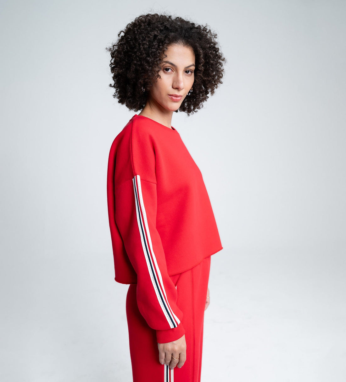 Sweatshirts Solid Sweatshirts Fashion-Forward red Cropped Sweatshirt