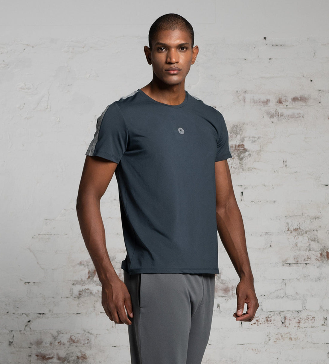 T-Shirts Dry Fit T-Shirt Engineered Fit Performance T-shirt